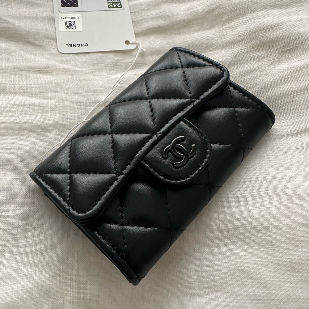 CHANEL classic card holder “so black” NWT